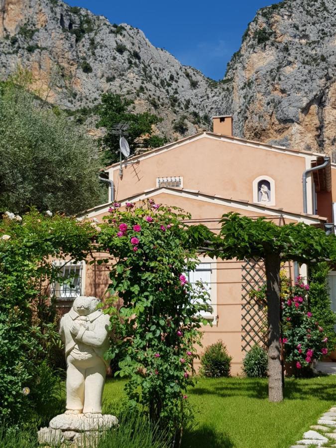 Bastide Des Oliviers Bed & Breakfast Мустие Сен Мари Екстериор снимка