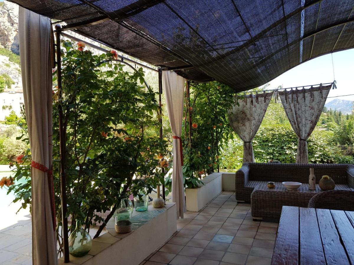 Bastide Des Oliviers Bed & Breakfast Мустие Сен Мари Екстериор снимка