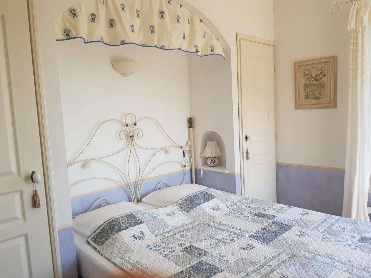 Bastide Des Oliviers Bed & Breakfast Мустие Сен Мари Екстериор снимка
