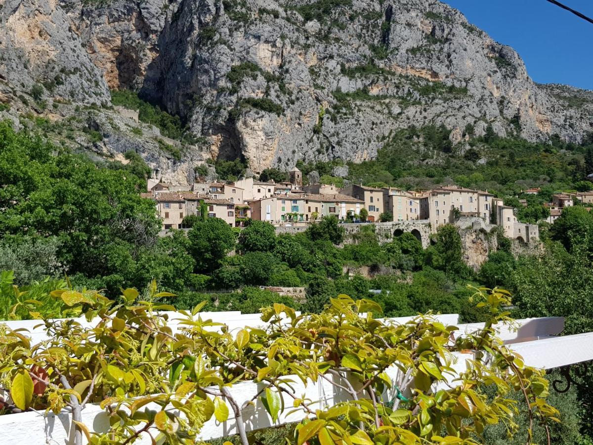 Bastide Des Oliviers Bed & Breakfast Мустие Сен Мари Екстериор снимка